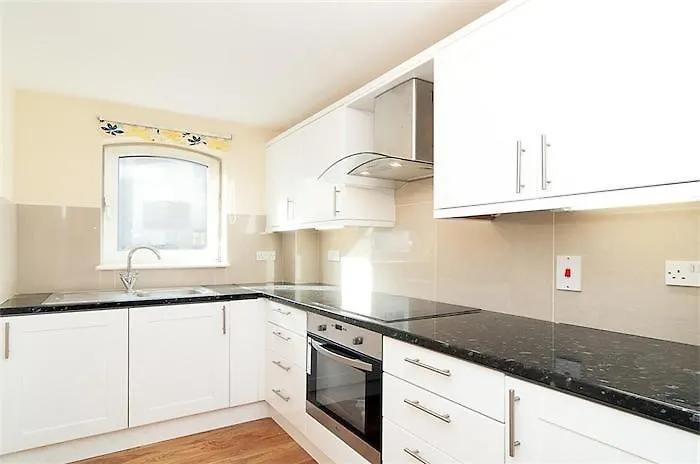 Portered Flat Shad Thames Apartment London