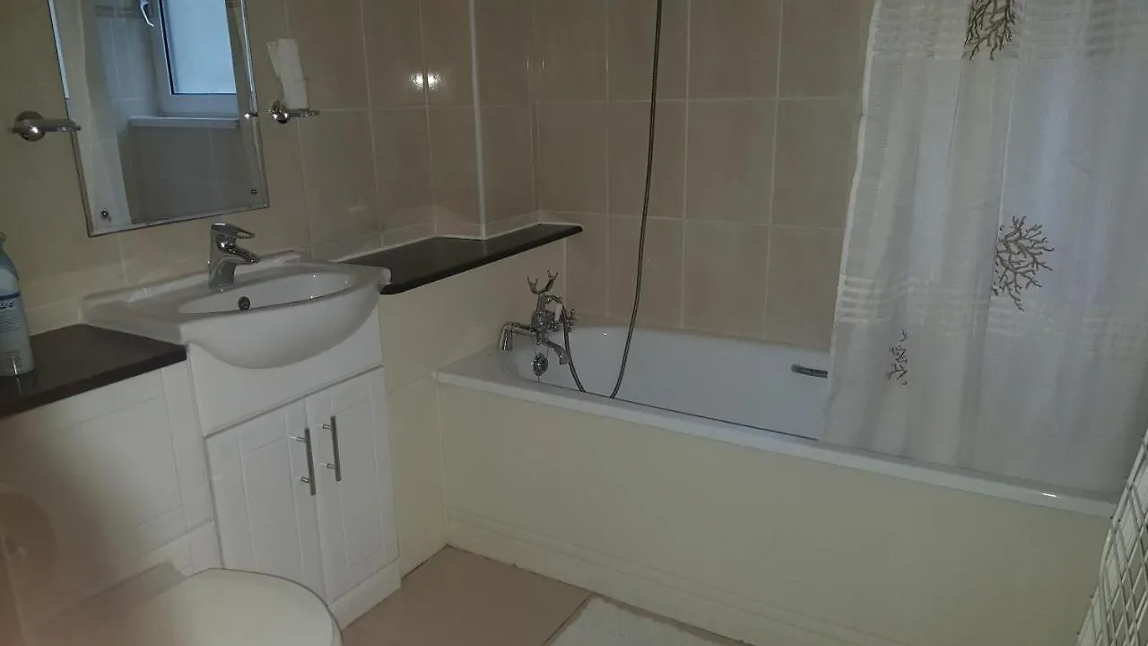 Portered Flat Shad Thames Apartment London